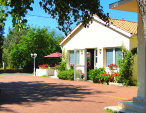 Отель Hôtel Le Nautile  Сен-Трожан-Ле-Бен
